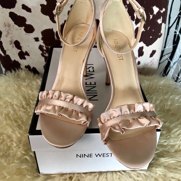 Nine West Cashmereo ankle strap high heel sandals nude/natural color satin - Picture 4 of 7